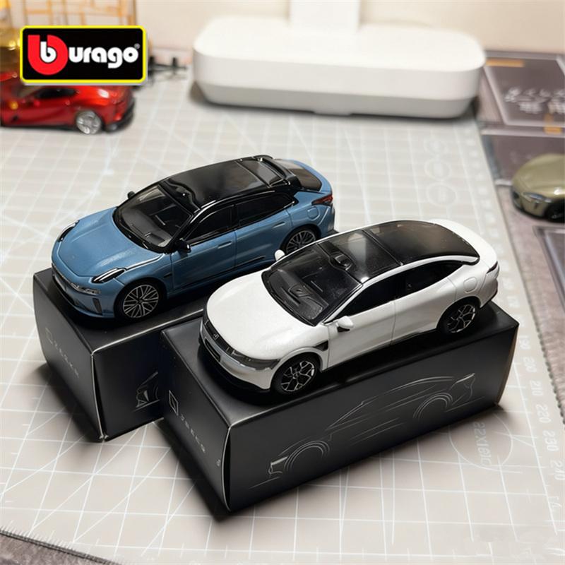 Bburago 1:64 2025 ZEEKR 001 00 – обзор и цена Renewable Energy Kids